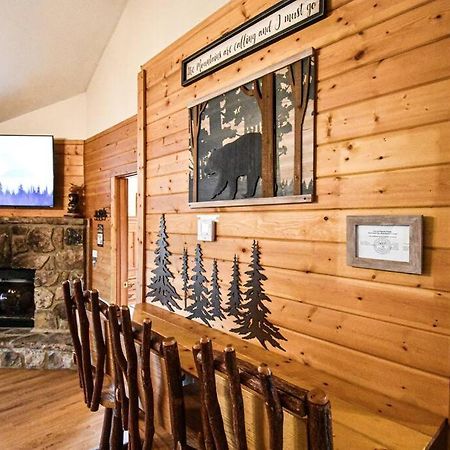 Four Private Suites - Hot Tub - Arcade - Fast Wi-Fi - One Minute To Parkway Fun 비둘기 포지 외부 사진
